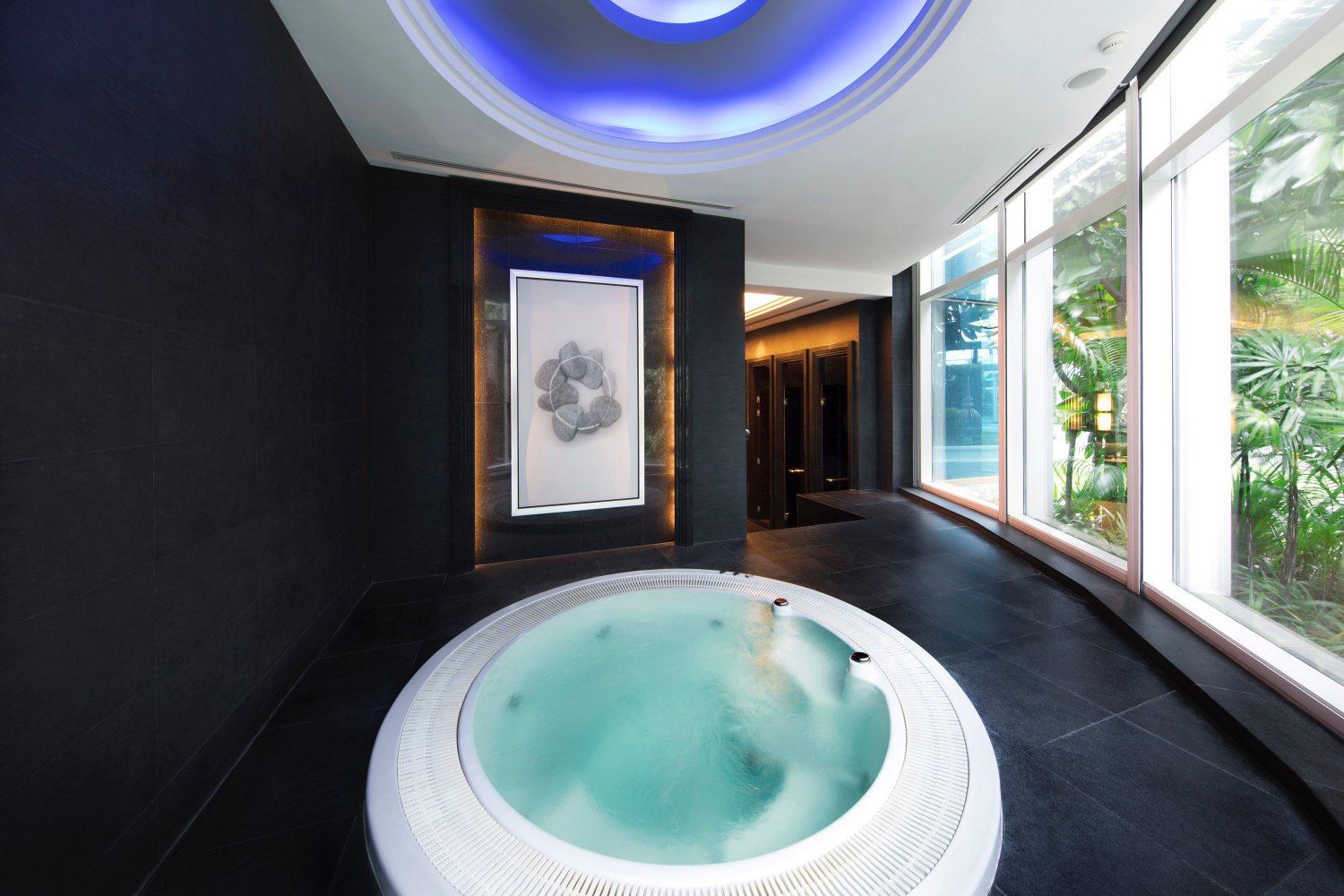 Jacuzzi, Sauna & Steam Room Sukhumvit | Luxury 5 Star Hotel in Bangkok